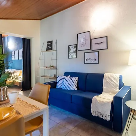 Blue Attic - Historical Center By Rent דירה קומו